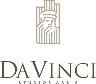 https://somosbernini.com/davinci/wp-content/uploads/2025/09/logo_da-vinci-studios-assis_vertical-1-320x283.png